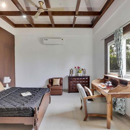 Stayvista'S Lakeside Whispers - Lake & Mountain-View Villa With Lawn & Indoor-Outdoor Games Nagpur Exterior photo