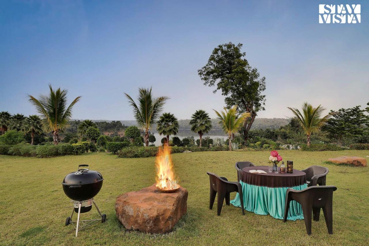 Stayvista'S Lakeside Whispers - Lake & Mountain-View Villa With Lawn & Indoor-Outdoor Games Nagpur Exterior photo